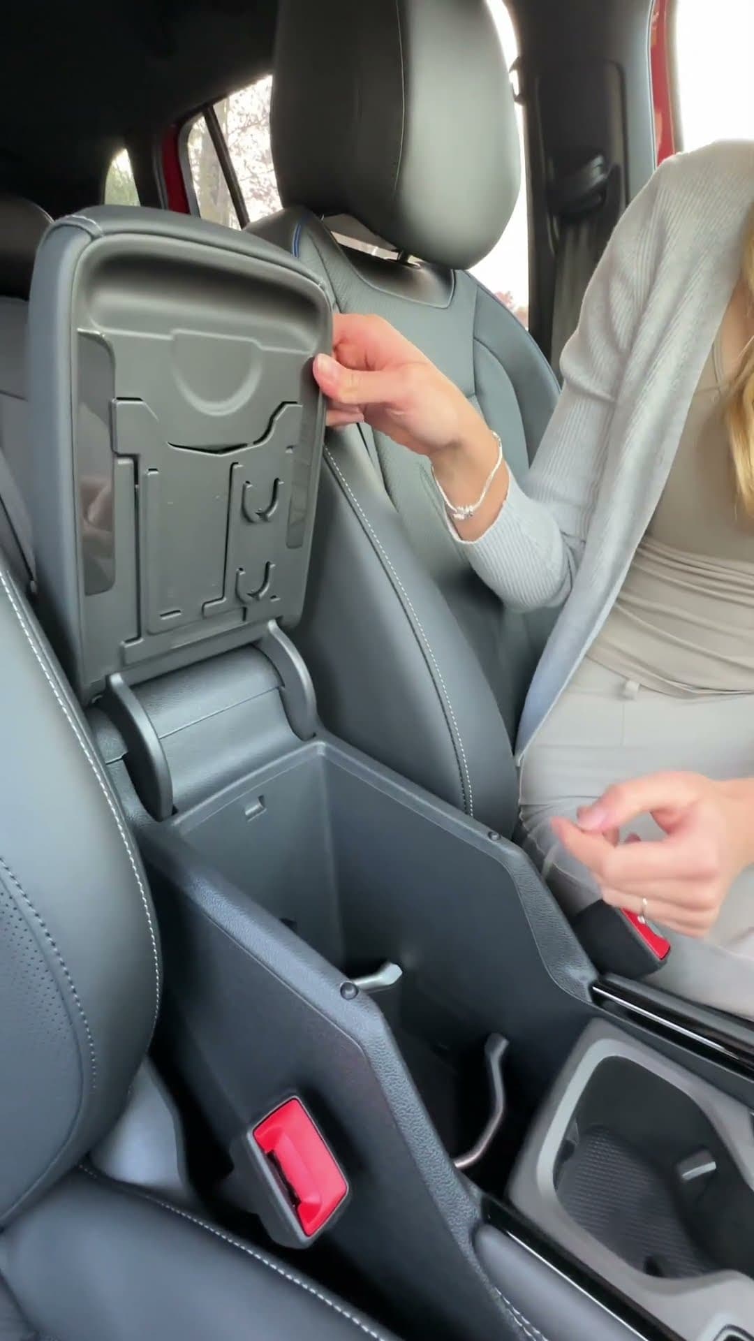 Is That Actually Practical 🤔?! 2024 VW Tiguan
