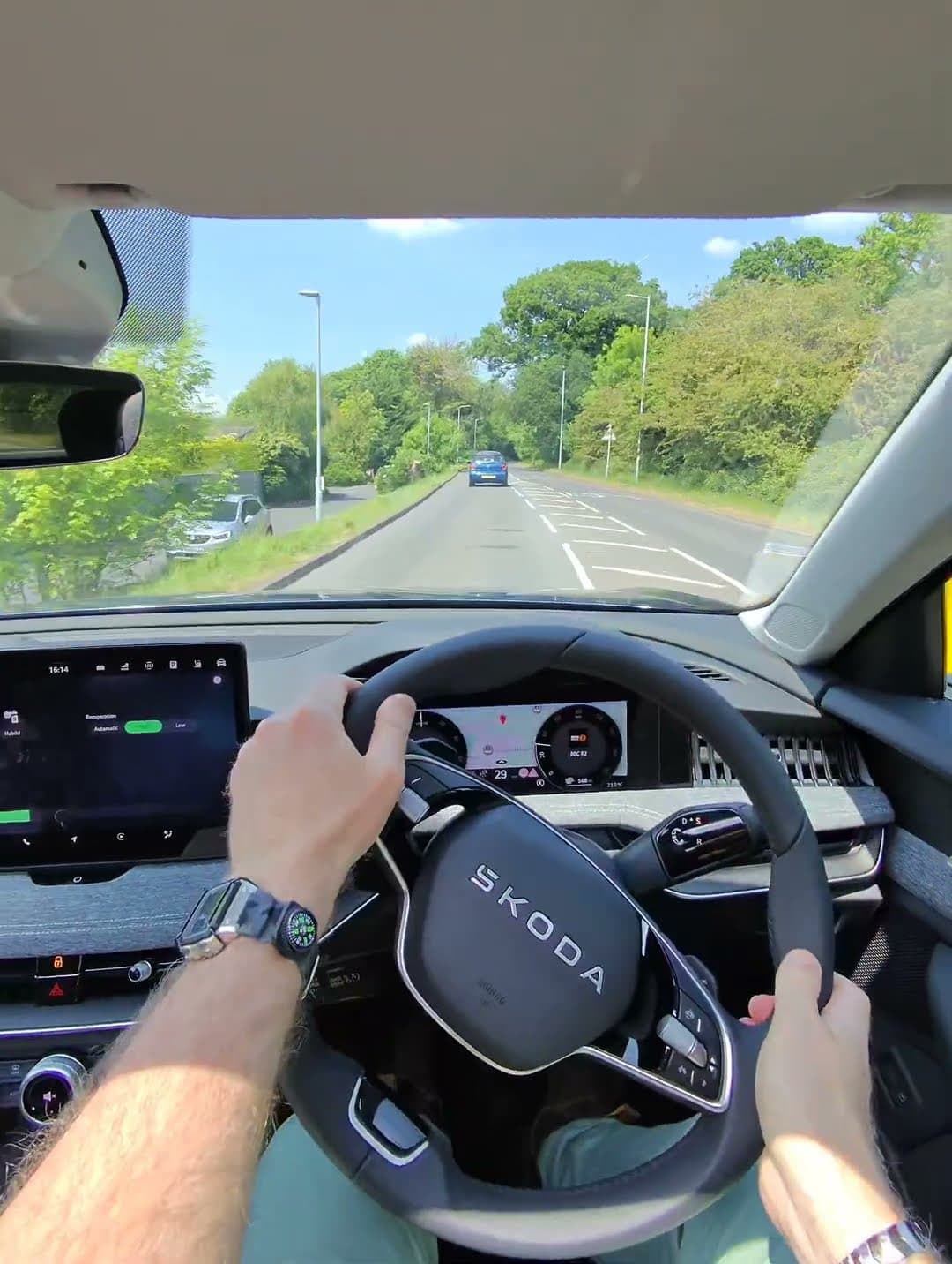 2025 Skoda Superb PHEV Estate in EV mode